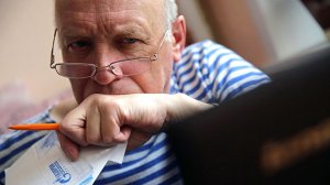 Россиянам не хватает денег на лечение и оплату коммуналки