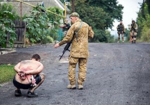 ООН бьет в набат: СБУ давит на СМИ и пытает в тюрьмах людей