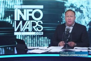 Алекс Джонс: «Дебилы из Конгресса! Острова не плавают, и вы не можете сбивать российские самолёты в Сирии» (Популярный американский журналист разгромил конгрессменов в эфире своей программы)