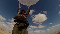 Десантники из России и Египта впервые совершили прыжки с парашютом на незнакомую площадку в Африке