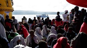 Офицеры ВМС Италии подозреваются в непредумышленном убийстве беженцев