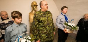 В эстонской школе открыт бронзовый бюст унтершарфюреру СС