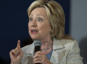 Сторонники Клинтон заподозрили ФБР в связях с Москвой