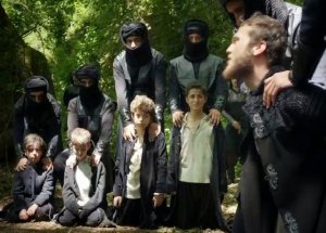 [«Кто отречется от меня перед людьми, тот не увидит царства небесного»] Террористы ИГИЛ переломали кости 250 детям в тестомесильной машине