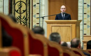 В Кремле на неформальной встрече за чаем поставили задачу обеспечить явку и хороший результат на выборах президента в 2018 году