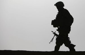 [Британские пришли!]  Полиция: в Риге британский солдат задержан за нанесение телесных повреждений