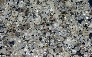 Таможня Белоруссии остановила россиянина при попытке ввезти более 9 кг алмазов