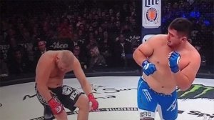 Тушите свет: Харитонов проиграл свой первый бой в Bellator за 16 секунд