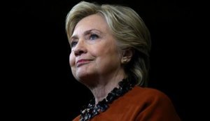 ФБР узнало, что прислуга Клинтон часто распечатывала секретные документы