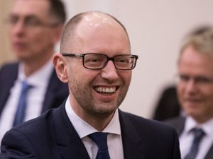 Яценюк призвал Трампа продолжить санкционную политику против России