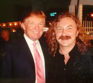 Игорь Николаев слетал на банкет к Дональду Трампу (На грандиозной вечеринке миллиардера собрались звезды со всего мира. Дональд Трамп уделил внимание каждому гостю)