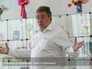 Словосочетание «диалог с властью» включает в себя два логически несовместимых слова и говорит о подвохе.