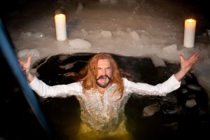 [«Замуровали, демоны!» ] Украинец Никита Джигурда скрывается от полиции, забаррикадировавшись в своей квартире