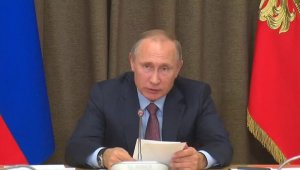 Вооруженные силы нужно развивать не в ущерб соцобязательствам и с учетом ситуации в экономике - Путин
