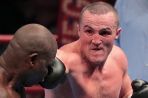 Стюардессы испугались за авиадебошира, когда его встал успокаивать боксер Лебедев