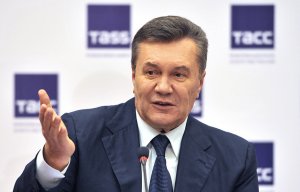 Виктор Янукович дает показания. Онлайн
