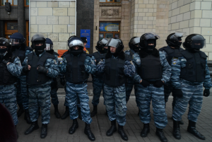 Янукович считает, что бойцы "Беркута" превысили служебные полномочия