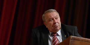 Глава РАН отказался трудоустраивать уволенных Путиным чиновников