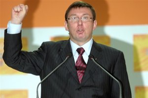 «Генпрокурор Луценко — это генеральный дебил Украины»: известый киевский адвокат Ренат Кузьмин прокомментировал допрос Януковича