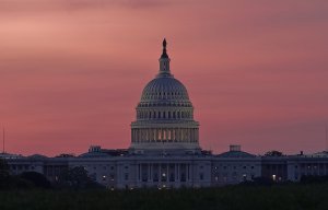 Конгресс США выделит $350 млн на военную помощь для Украины. Эта сумма заложена в проект оборонного бюджета