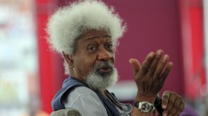 Нобелевский лауреат разорвал грин-карту и покинул США после победы Трампа (Перед выборами  многие медийные персоны — актёры, писатели, музыканты — заявляли о своих планах покинуть страну)