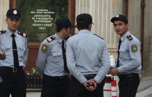 В Баку террорист пытался взорвать пояс смертника возле торгового центра, в результате был убит спецслужбами