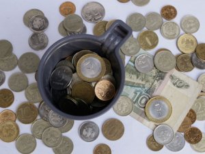 Прожиточный минимум в России снизился до 9 тысяч 889 рублей