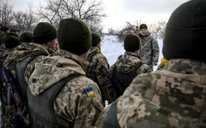 Порошенко под Горловкой одел 3 бронежилета