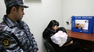 Заключенных предлагают отпускать на каникулы к детям