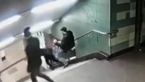 Милиция Берлина задержала участника резонансного нападения на девушку в метро