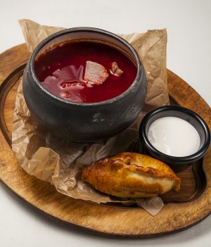 В школах Нагато в честь Путина подготовили русское меню с борщом и пирожками