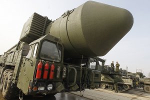 В день РВСН рассказали о "космической одиссее" ракеты "Тополь"