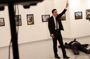 «Может, не случайно стреляли именно в спину»