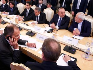 В Москве прошла встреча глав МИД РФ, Турции и Ирана по Сирии - страны готовы стать гарантами соглашения между сирийскими властями и оппозицией