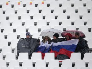 Почему российский спорт больше не нужен. Спорт теряет популярность в России. Спортивные трансляции по ТВ смотрят все меньше, а футбол и хоккей бьют антирекорды по посещаемости