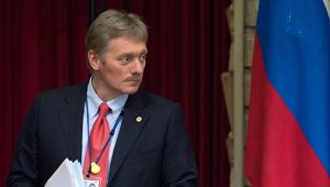 Песков рассказал о яростной русофобии, "вылезающей из каждого утюга"