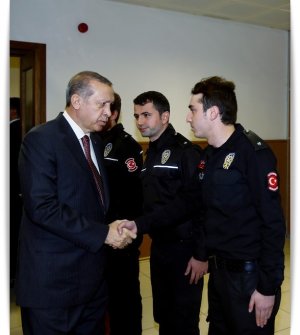 Получил награду от Эрдогана. Убийца посла Андрея Карлова был действующим сотрудником спецслужб Турции