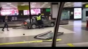 [ВИДЕО] Против водителя, устроившего гонки в аэропорту Казани, возбудили два дела