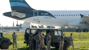 Премьер Мальты сообщил об освобождении 65 заложников из захваченного самолета