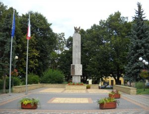 В МИД РФ предостерегают Варшаву от принятия поправок в законодательство, открывающих путь к массовому истреблению советских памятников