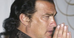 «Волосатым здесь не место»: глава Сибирского центра МЧС раскритиковал облик новых подчиненных