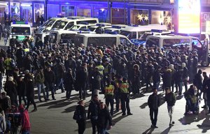 [Из огня да в полымя] Полицию Кельна обвинили в расизме при охране новогодних гуляний