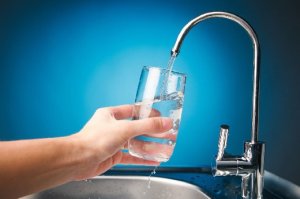 Вода и свет подорожали с Нового года на 50 процентов в каждой третьей российский квартире. Платежи выросли у тех, кто до сих пор не установил у себя счетчики