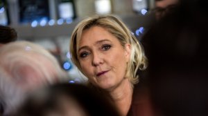 Украина внесла Ле Пен в черный список из-за комментариев про Крым. Представитель Ле Пен прокомментировал угрозы со стороны Украины