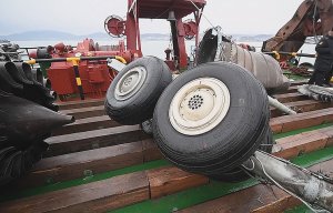 Минобороны назвало «бредом и выдумкой издания» публикацию LifeNews о причинах крушения Ту-154: недопустимо «голословно обвинять кого-то и выдумывать какие-то «выводы» до завершения расследования»