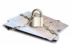 Адвокаты просят вернуть бумажные свидетельства права собственности