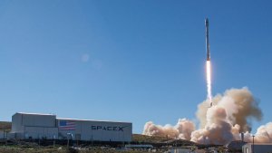 SpaceX провела успешный запуск ракеты Falcon 9