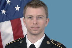 СМИ: Барак Обама сократил тюремный срок информатору WikiLeaks Челси Мэннинг( Меннинг выйдет на свободу в мае 2017 года)