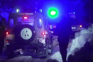 В погребенном под лавиной итальянском отеле погибли 30 человек