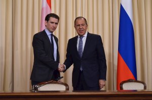 В отличие от России целый ряд лидеров стран-союзников США открыто вмешивались в выборы президента США и агитировали за Хилари Клинтон - Лавров